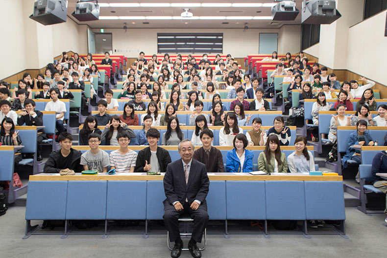 慶應義塾大学名誉教授、安冨潔弁護士が来校！就職後に役立つ「法律知識」セミナーを開催