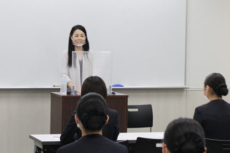 元ミスさっぽろでキャリアアドバイザー青山夕香氏のセミナーを開催しました。